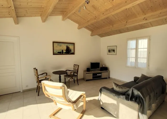 Maison Plain-pied Avec Jardin Pour 6 Personnes, Proche - Fr-1-835-11 * La Couarde-sur-Mer